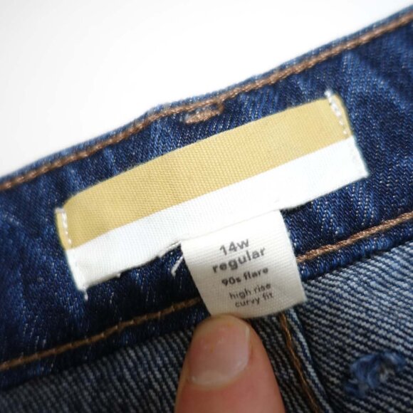 Maurices Women's 90s Flare High Rise Curvy Fit Jeans Size 14W Blue 31" Inseam - Picture 3 of 7